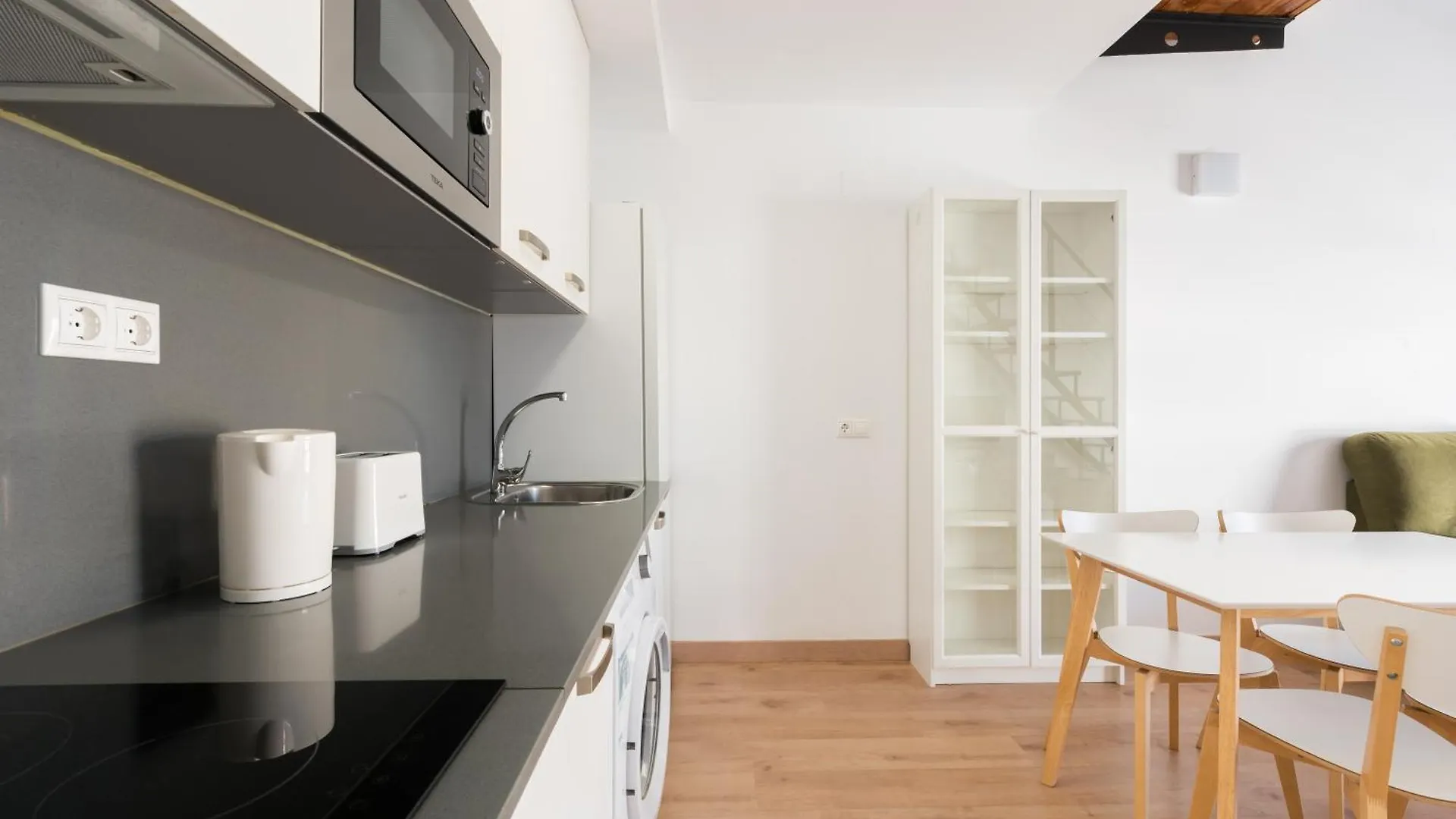 Wintowinrentals Comfort Stay In Malaga Apartment